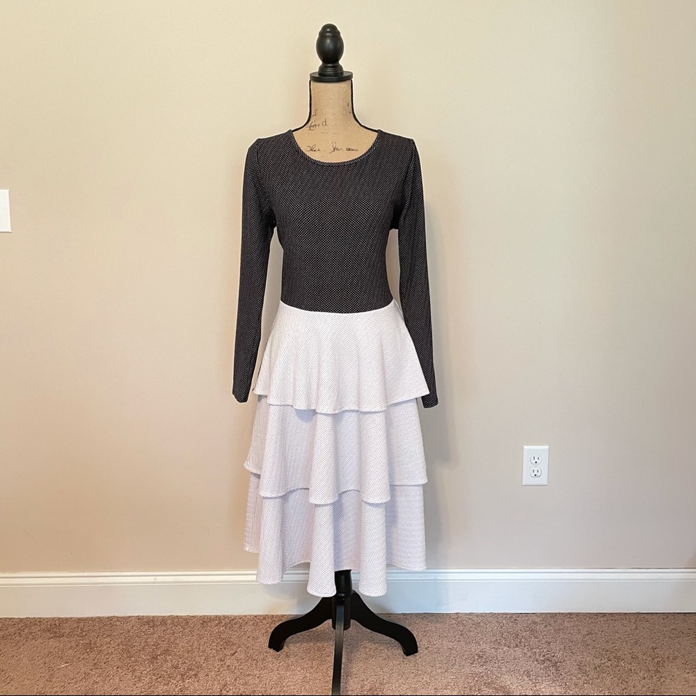 LuLaroe: Georgia Dress w/ Sleeves & Pleats